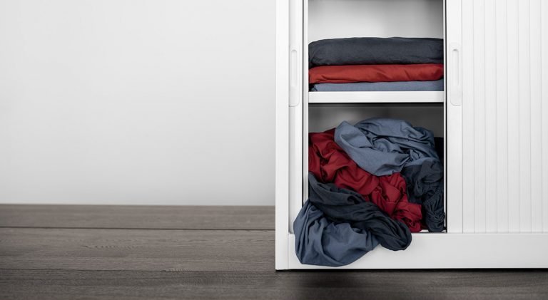 fold fitted sheets easily