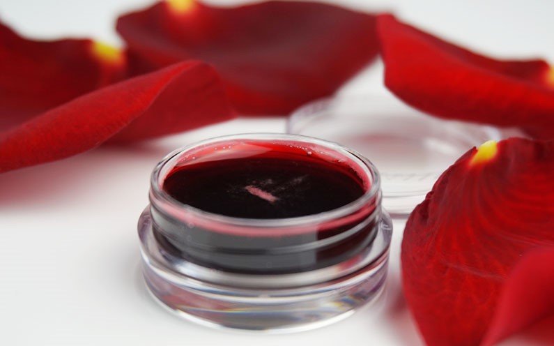 make your own DIY blush and lipstick