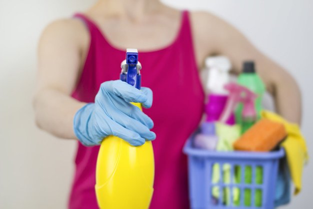 Homemade cleaning spray