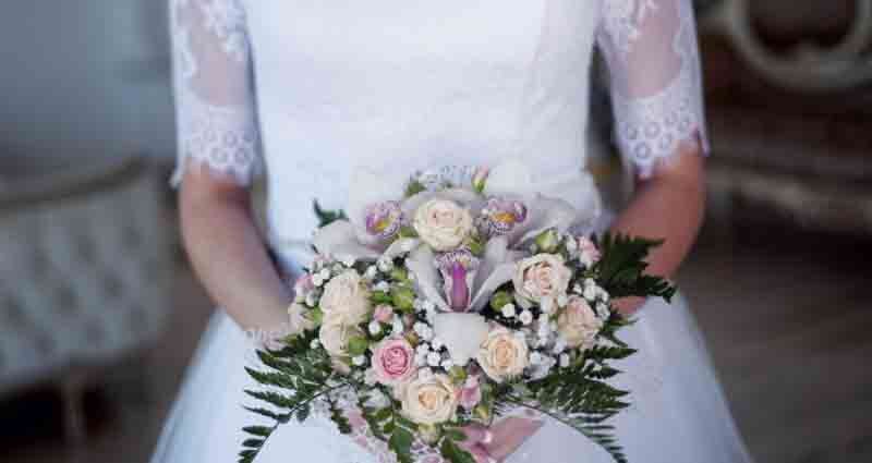 create a stylish vintage wedding