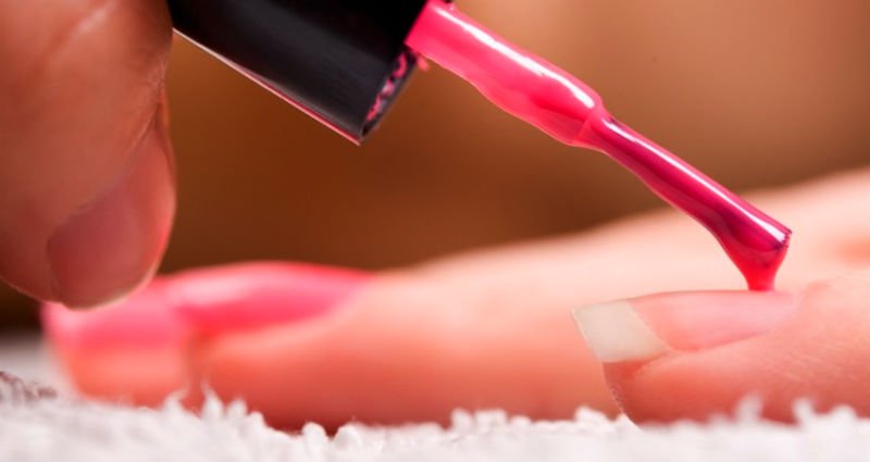 make DIY nail polish