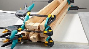 upcycle a lamp from leftover wood