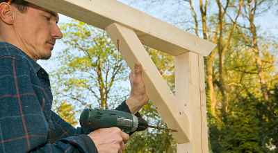 four-poster garden day bed