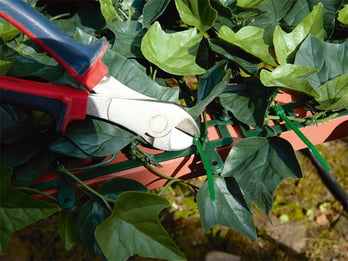 use artificial ivy in the garden
