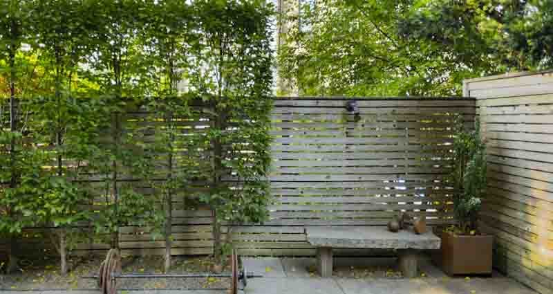 make a privacy screen for a balcony