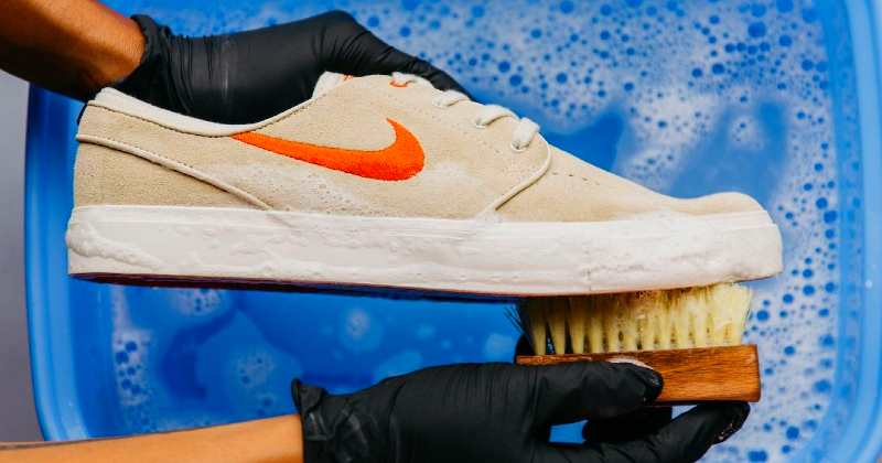 clean sneakers correctly