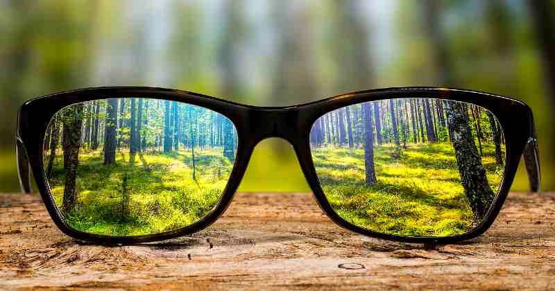 remove scratches on reading glasses and sunglasses (1)