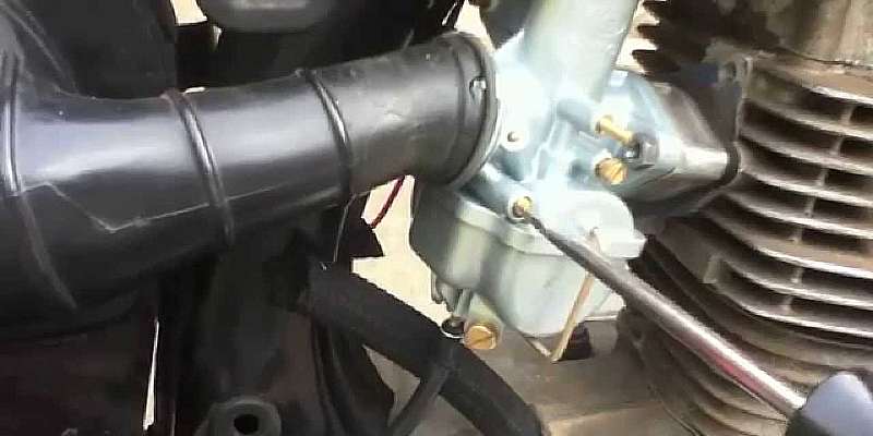 adjust a motorcycle carburetor correctly