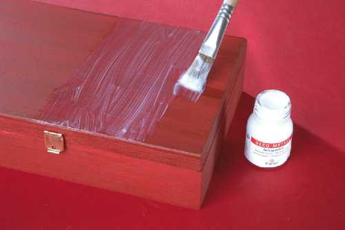 apply metallic finishes for craft easily