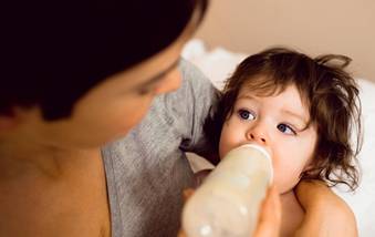 how to wean a baby off breastfeeding (2)