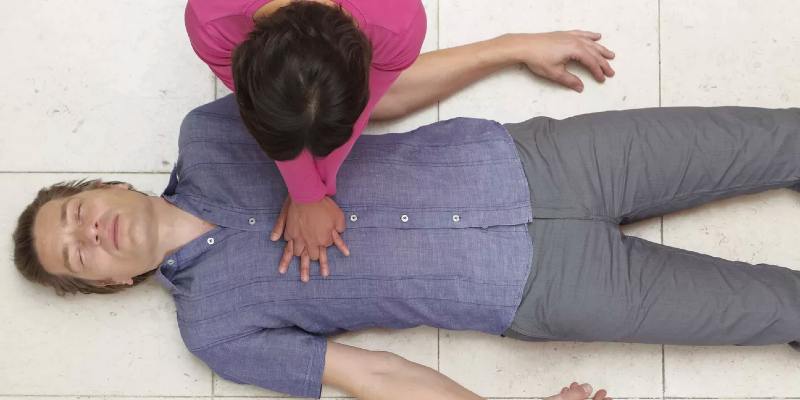 how to give CPR