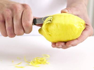 How to zest a lemon