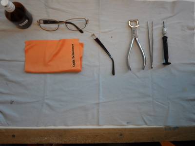 How to tighten glasses
