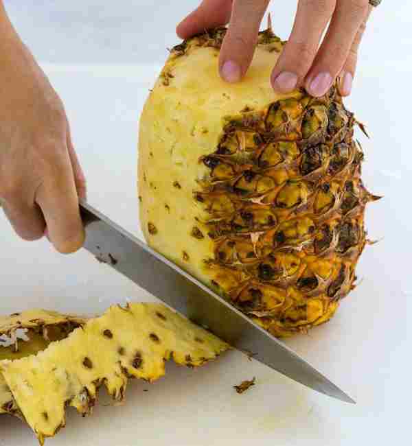 how to pick a pineapple