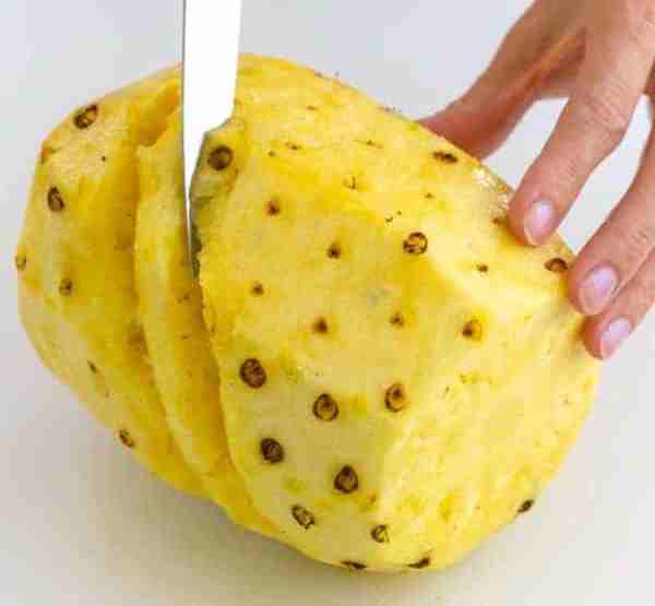 how to pick a pineapple