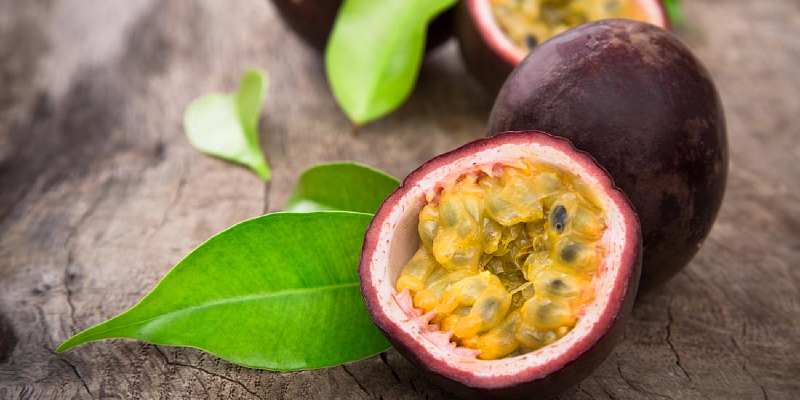 how to eat passionfruit