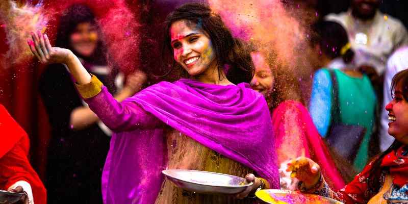 how to save money when travelling