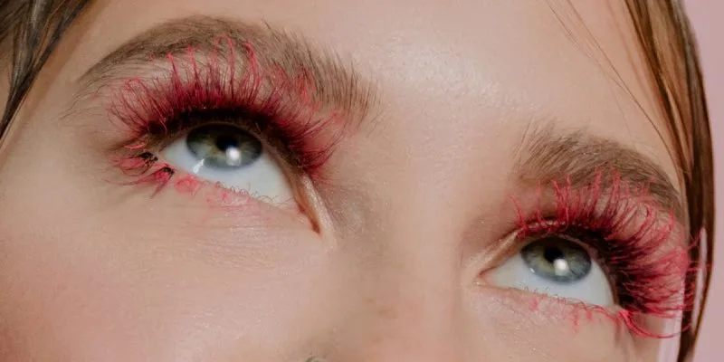How to get waterproof mascara off
