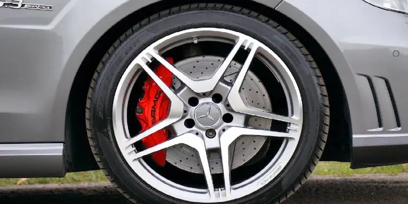 How to break a tire bead - steps and tools you need