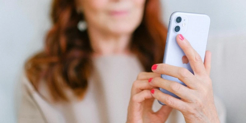 How to close voicemail on iPhone and Android